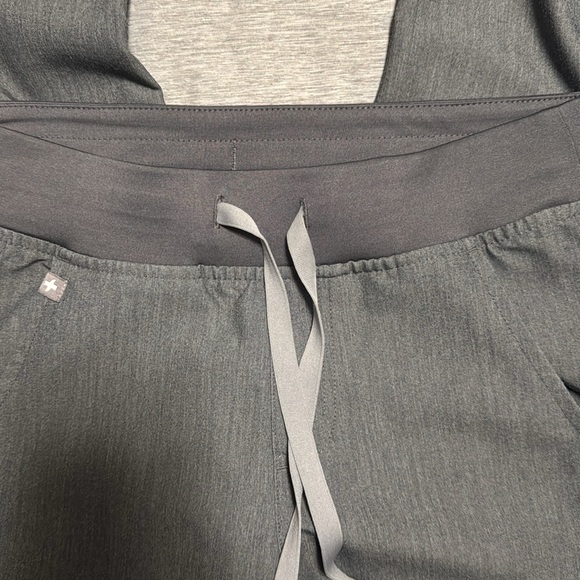 FIGS Graphite Scrub Set - Picture 7 of 8